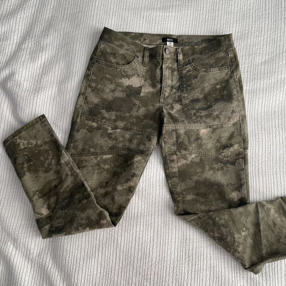 Urban Outfitters BDG Camo Skinny Jean